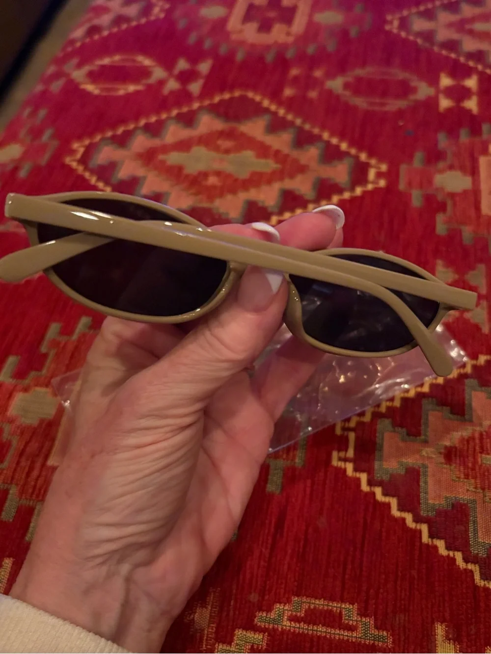 NWOT cat eye oval sunglasses